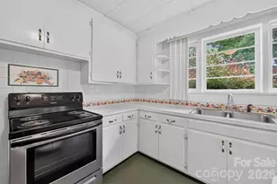 311 33rd St Dr SE, Hickory, NC 28602 - Photo 11