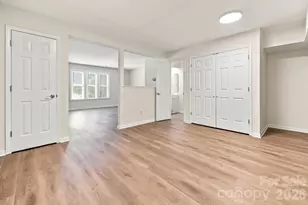5 Country Gardens Dr, Fletcher, NC 28732 - Photo 9