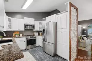127 W Bank Dr, Charlotte, NC 28214 - Photo 11