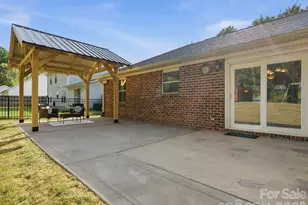 127 W Bank Dr, Charlotte, NC 28214 - Photo 23