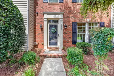 8261 Bridgegate Drive, Huntersville, NC 28078 - Photo 3