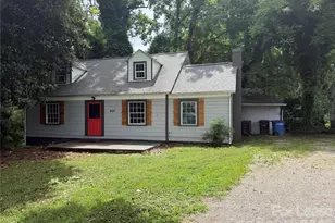 449 N Center St, Statesville, NC 28677 - Photo 1