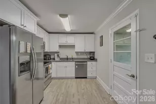 2213 Lanier Ave, Charlotte, NC 28205 - Photo 13