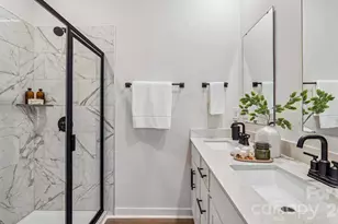 821 Hammers Ln, Charlotte, NC 28205 - Photo 19
