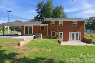 1300 Montgomery Ave, Albemarle, NC 28001 - Photo 3