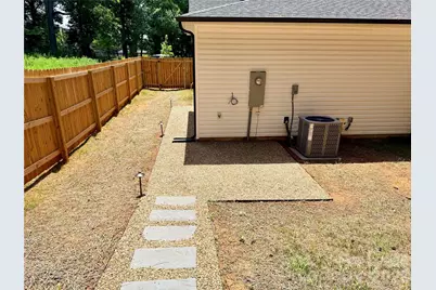 525 N Linwood Avenue, Charlotte, NC 28216 - Photo 35