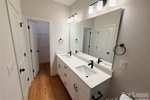 525 N Linwood Ave, Charlotte, NC 28216 - Photo 21