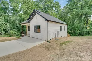 504 N Pine St, Cherryville, NC 28021 - Photo 3