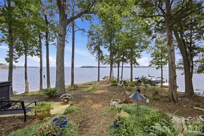 8247 Luckey Point Road, Denver, NC 28037 - Photo 9