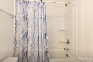 6005 Guildford Hill Ln, Charlotte, NC 28215 - Photo 17