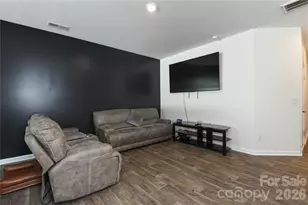 6005 Guildford Hill Ln, Charlotte, NC 28215 - Photo 5