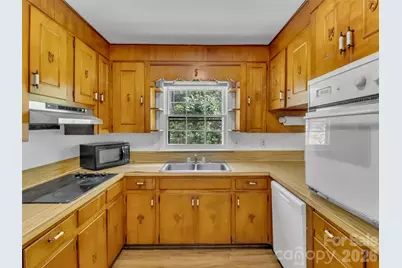 70 Iris Lane, Canton, NC 28716 - Photo 11