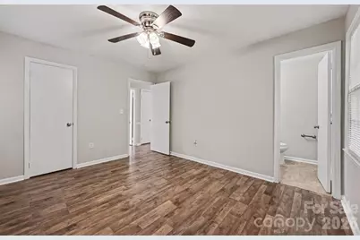 2726 Meadowcliff Drive, Charlotte, NC 28215 - Photo 11