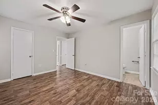 2726 Meadowcliff Dr, Charlotte, NC 28215 - Photo 11