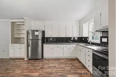 2726 Meadowcliff Drive, Charlotte, NC 28215 - Photo 5