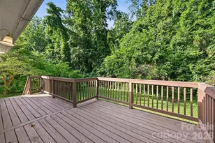 2726 Meadowcliff Dr, Charlotte, NC 28215 - Photo 17