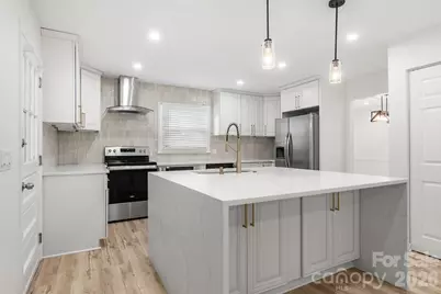 7030 Delta Lake Drive, Charlotte, NC 28215 - Photo 11