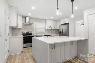 7030 Delta Lake Dr, Charlotte, NC 28215 - Photo 11