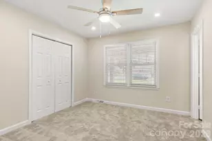 7030 Delta Lake Dr, Charlotte, NC 28215 - Photo 21