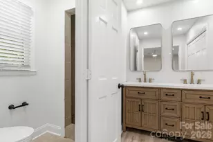 7030 Delta Lake Dr, Charlotte, NC 28215 - Photo 31