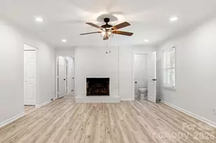 7030 Delta Lake Dr, Charlotte, NC 28215 - Photo 15