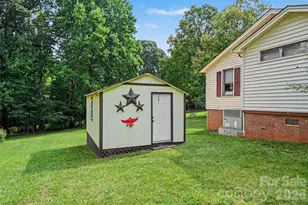 3748 Camp Stewart Rd, Charlotte, NC 28215 - Photo 27