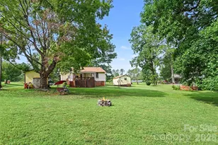 3748 Camp Stewart Rd, Charlotte, NC 28215 - Photo 25