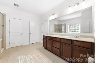 9631 Daufuskie Dr, Charlotte, NC 28278 - Photo 19