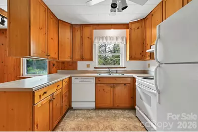 720 Mergans Lane, Hendersonville, NC 28791 - Photo 17