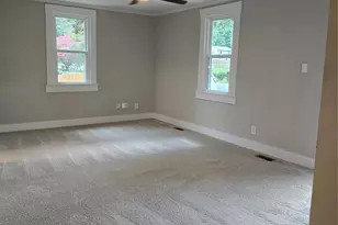 1729 Lakeview Dr, Statesville, NC 28677 - Photo 3