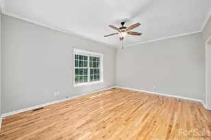 1470 Bear Creek Rd, Bakersville, NC 28705 - Photo 11