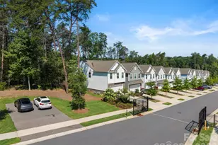 1115 Streamside Ln, York, SC 29745 - Photo 3