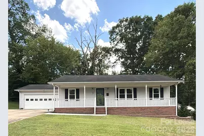 205 W Nims Avenue, Mount Holly, NC 28120 - Photo 1