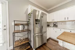 419 Hurston Circle, Charlotte, NC 28208 - Photo 17