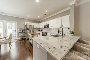 419 Hurston Circle, Charlotte, NC 28208 - Photo 5