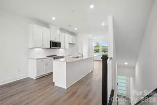 1009 Revival Row, Charlotte, NC 28208 - Photo 7