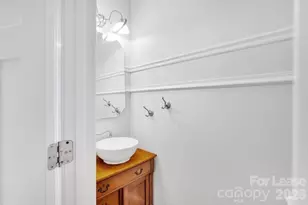 1210 Mendenhall Ct, Charlotte, NC 28211 - Photo 13