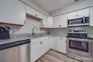 1052 Churchill Downs Ct, Charlotte, NC 28211 - Photo 5