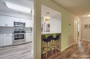 1052 Churchill Downs Ct, Charlotte, NC 28211 - Photo 7