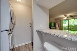 1052 Churchill Downs Ct, Charlotte, NC 28211 - Photo 29
