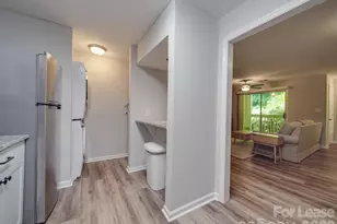 1052 Churchill Downs Ct, Charlotte, NC 28211 - Photo 15