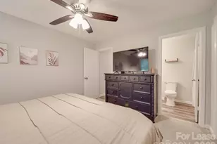 1052 Churchill Downs Ct, Charlotte, NC 28211 - Photo 23