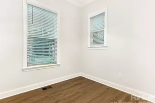 428 Woodvale Pl, Charlotte, NC 28208 - Photo 5