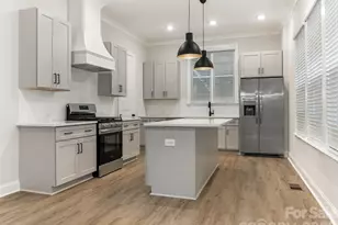 428 Woodvale Pl, Charlotte, NC 28208 - Photo 9