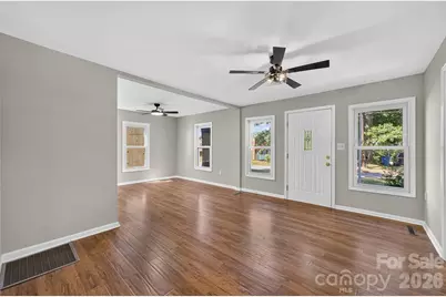 620 10th Street Boulevard NW, Hickory, NC 28601 - Photo 3