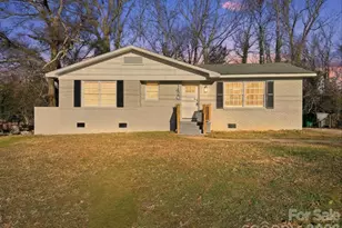 1420 Rollingwood Dr, Charlotte, NC 28217 - Photo 1