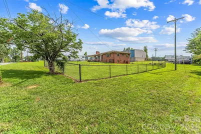 691 Central Street, Hudson, NC 28638 - Photo 3