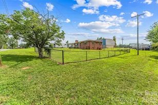 691 Central St, Hudson, NC 28638 - Photo 3