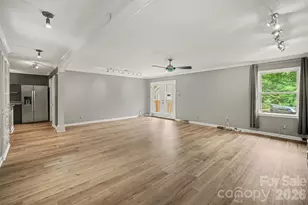 519 Raintree Dr, Matthews, NC 28104 - Photo 7
