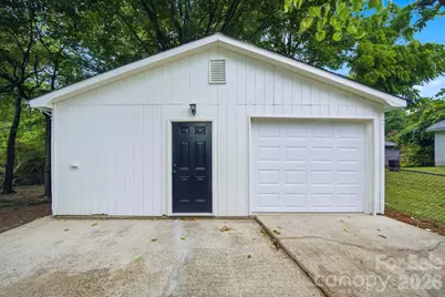 1453 Grovewood Drive, Charlotte, NC 28208 - Photo 23